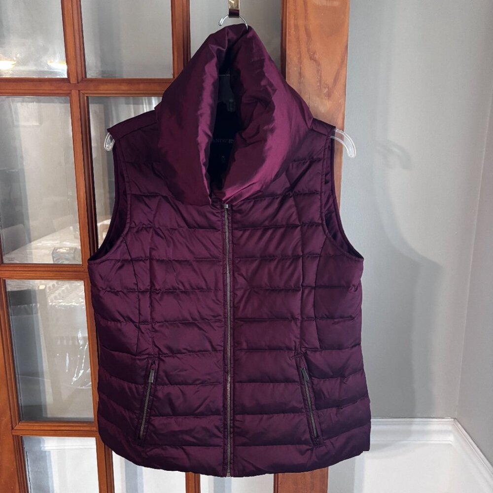 Land's End Burgundy Women puffer vest with exaggerated collar SZ: M